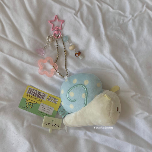 Nisetsumuri snail plush keychain
